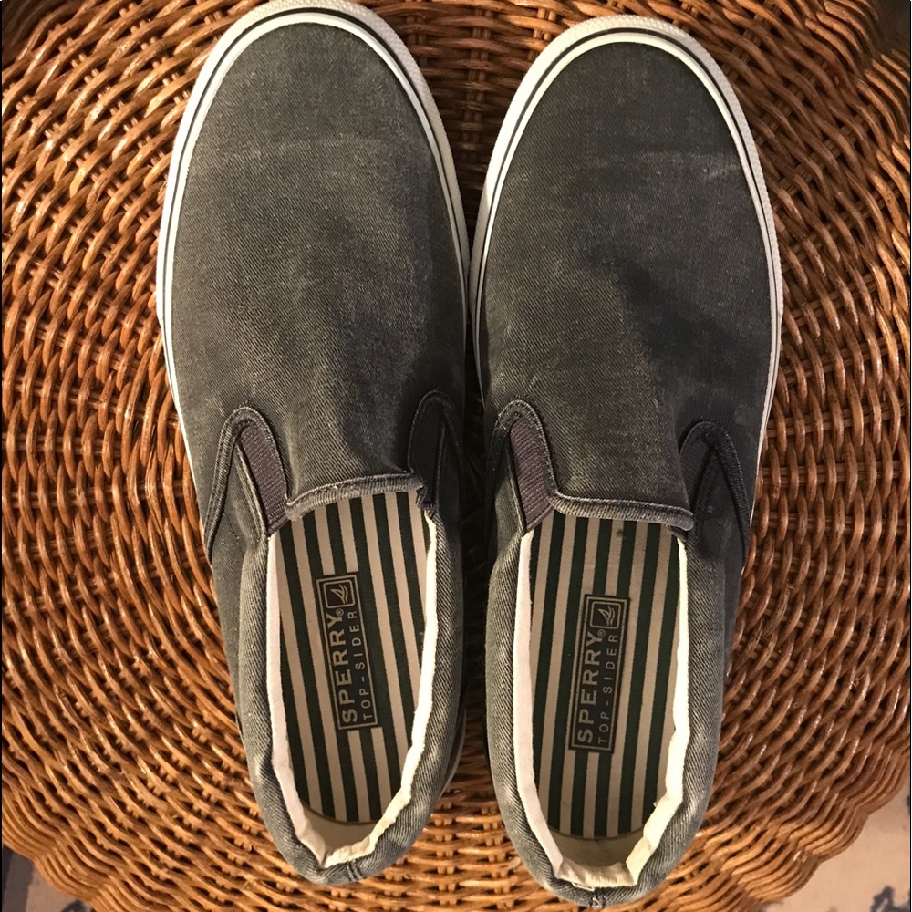 Men’s slip on Sperry deck shoes
